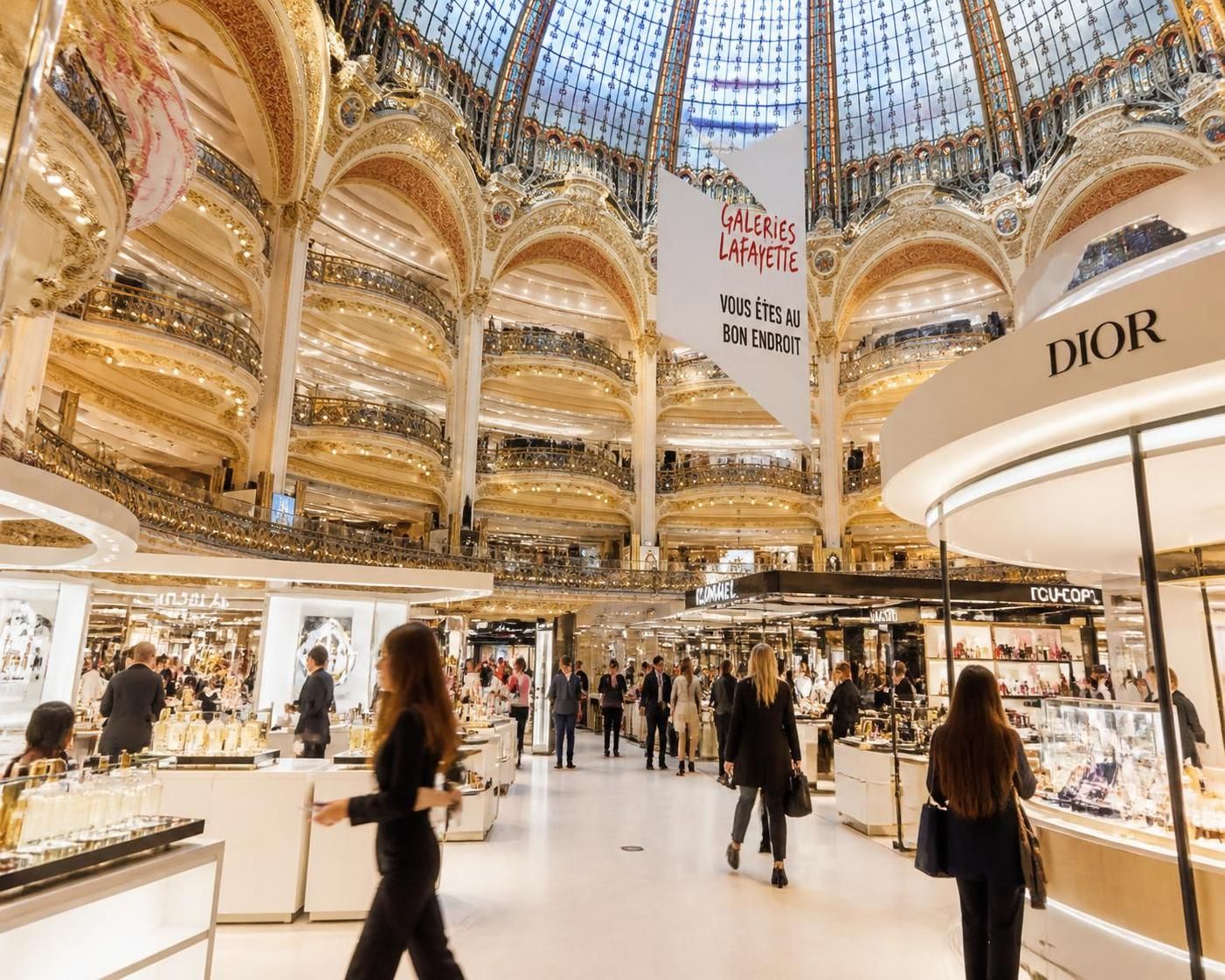 découvrez comment les galeries lafayette, temple emblématique du shopping, réinventent l'expérience client grâce à des innovations uniques alliant modernité et tradition.